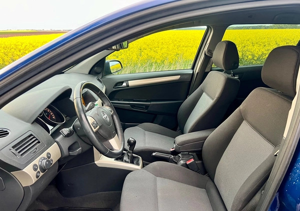 Opel Astra cena 8990 przebieg: 268000, rok produkcji 2008 z Łazy małe 92